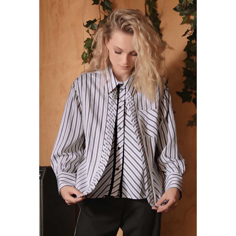 Cooper Best of Tuck Shirt image number 1
